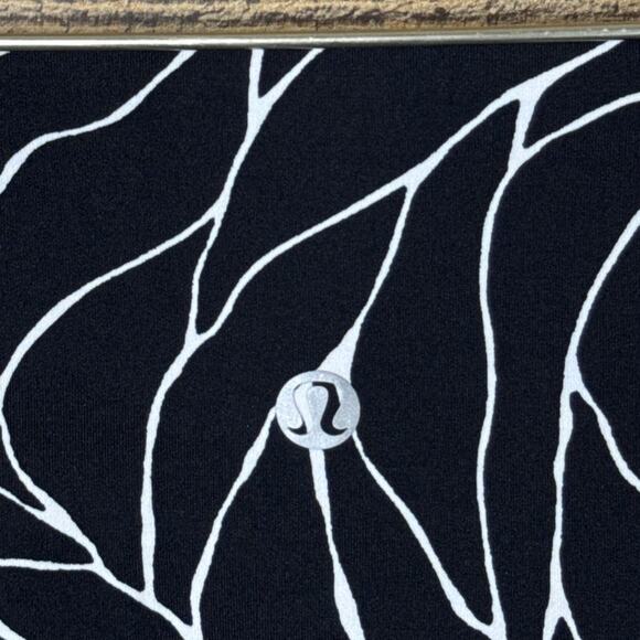 Lululemon Wunder Under Hi-Rise 1/2 Tight Leggings 17" Radiate Rose Alpine Size 4 - Picture 4 of 7